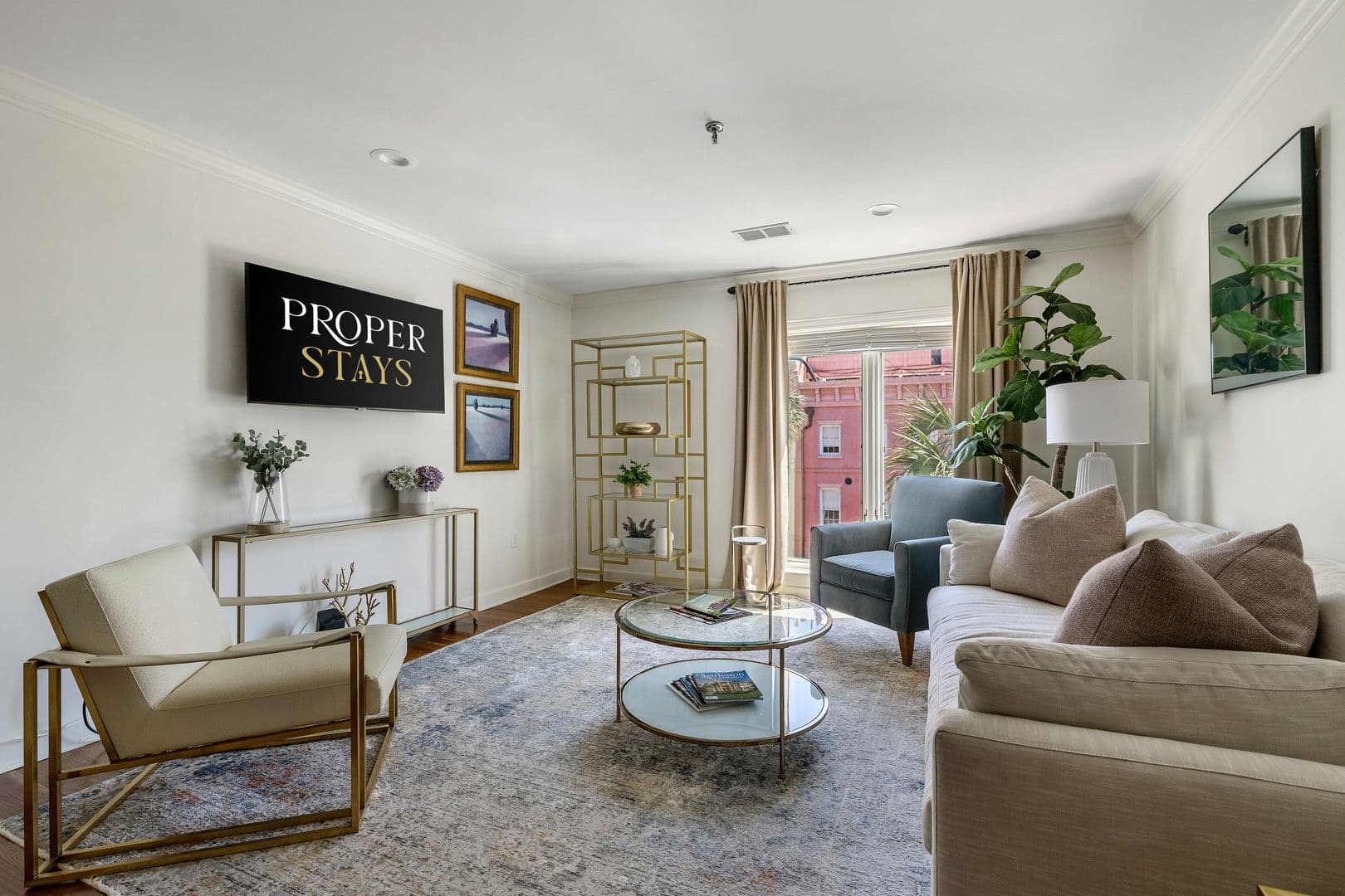 Charleston House: 32 Vendue Range