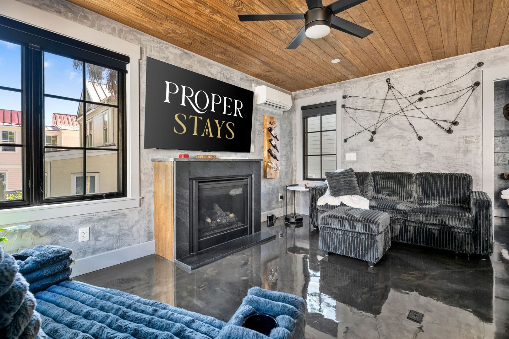 Charleston House: 250 Rutledge Avenue
