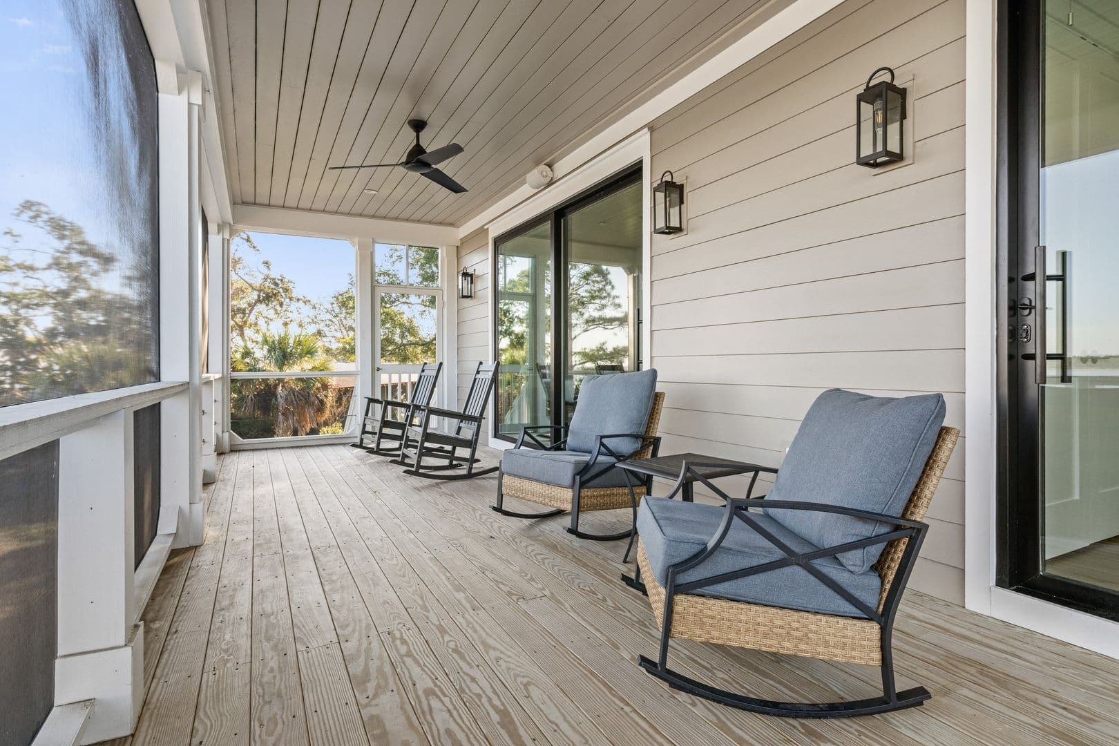 Charleston House: 1532 Oak Island Drive