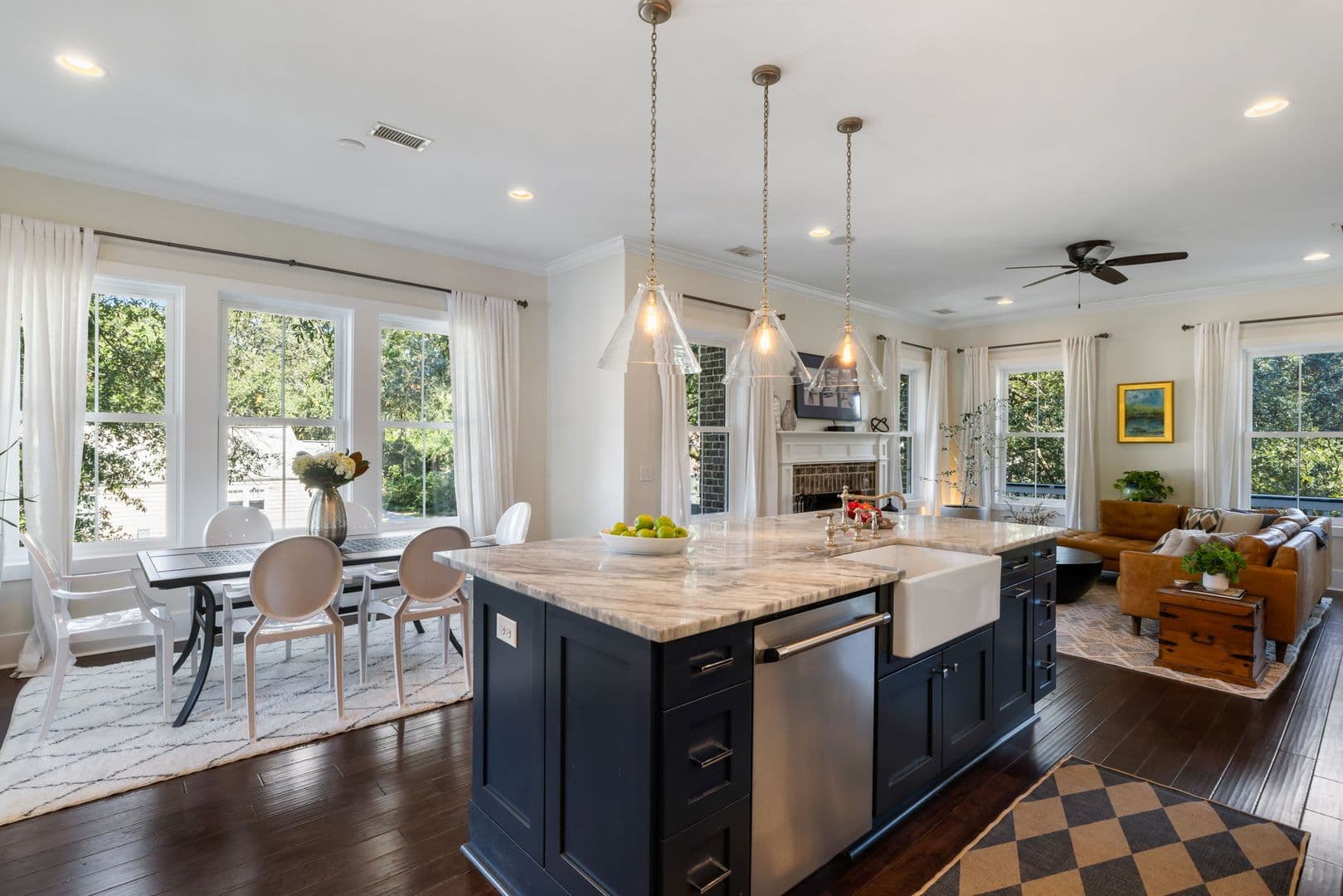 Charleston House: 2112 Parkway Drive