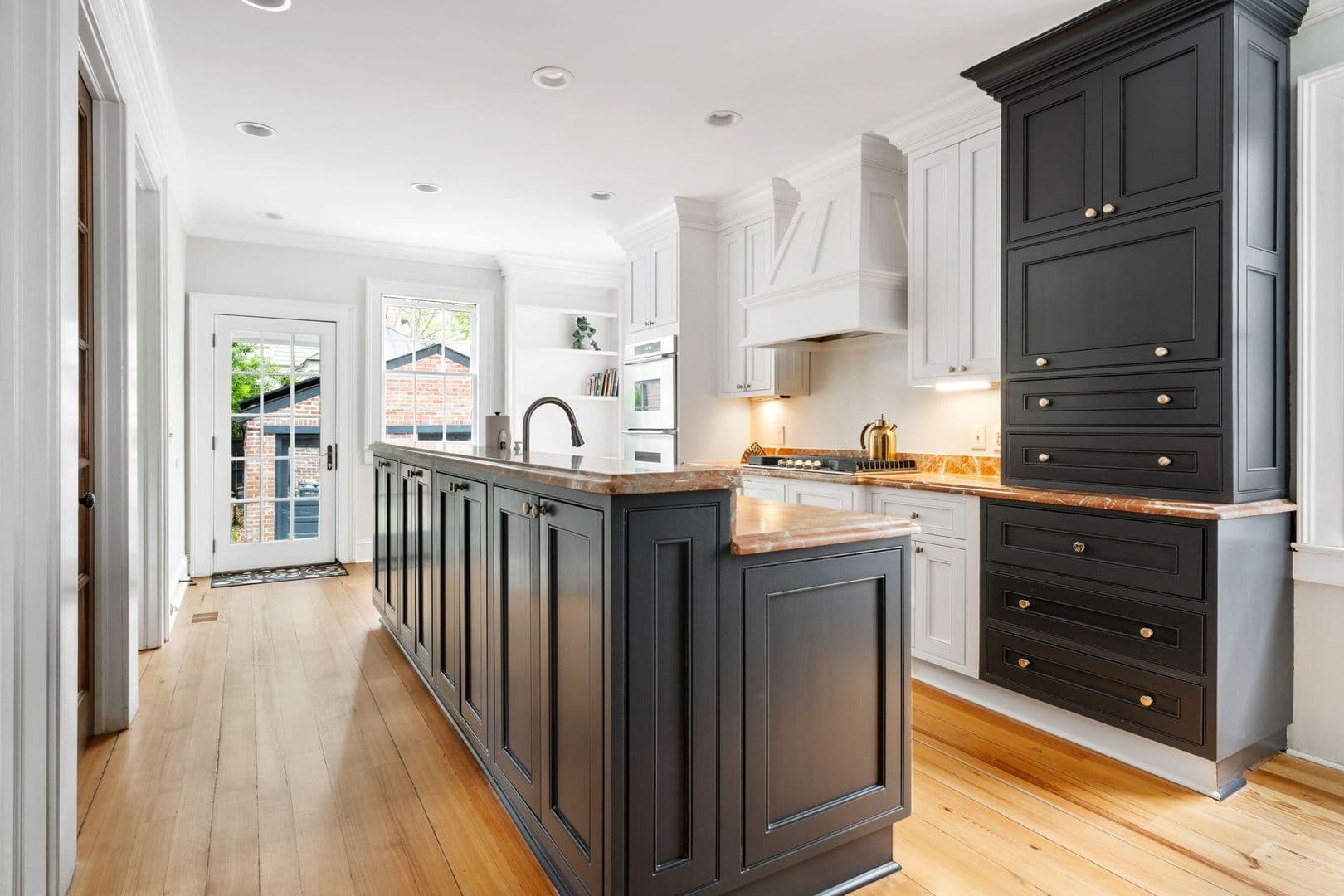 Charleston House: 88 S Battery