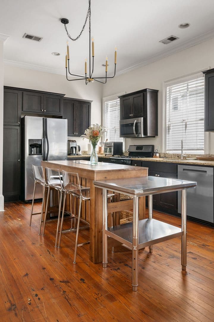 Charleston Apartment: 314 Ashley Avenue