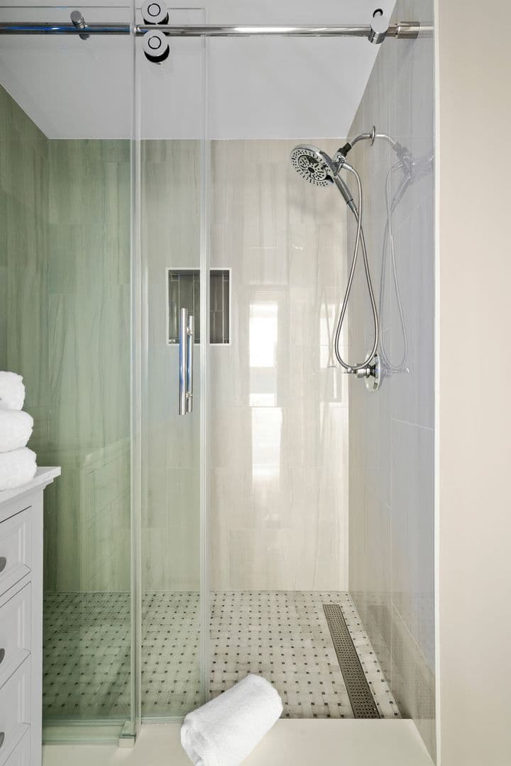 Charleston House: 259 East Bay Unit 8B