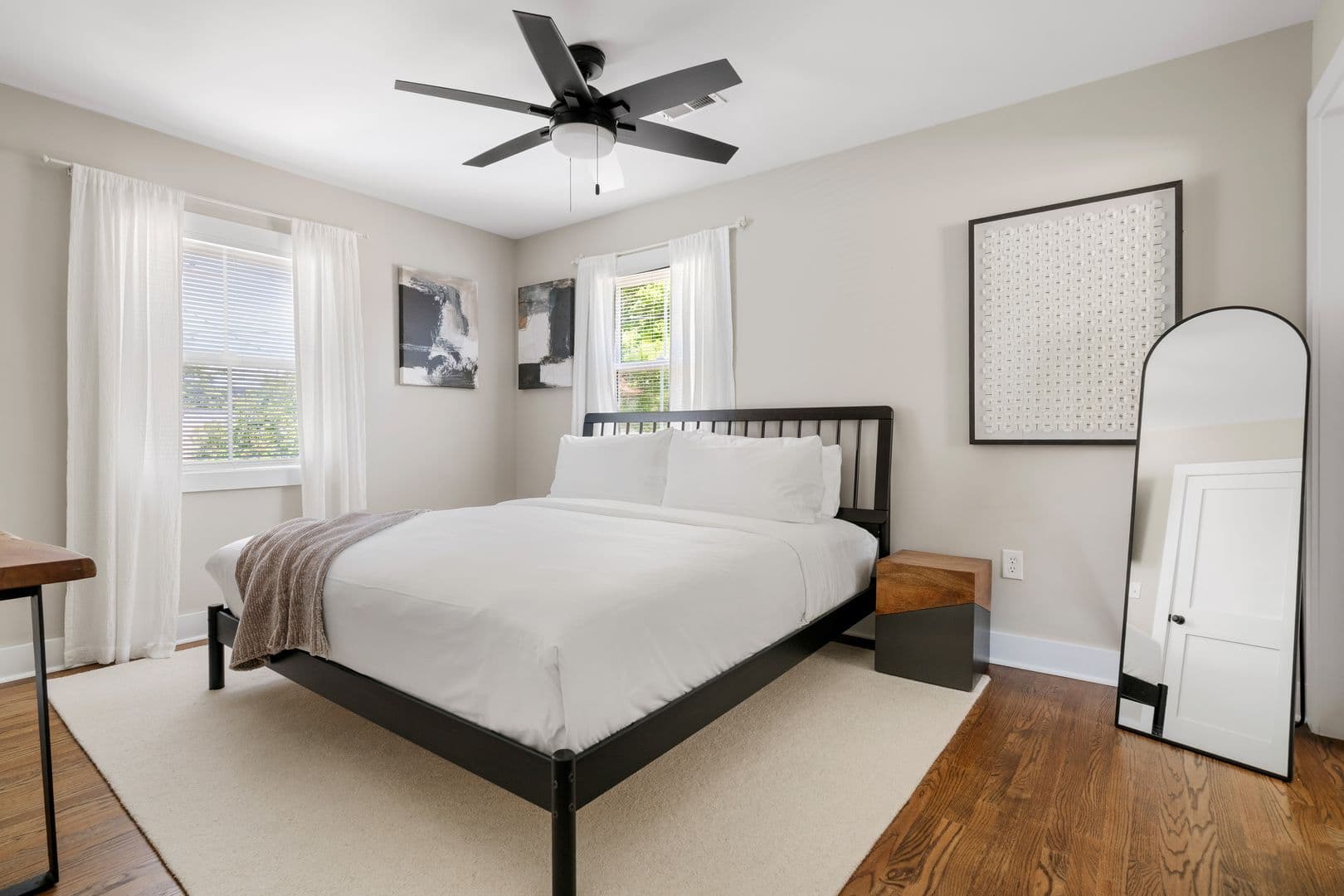 Charleston House: 13 H Street