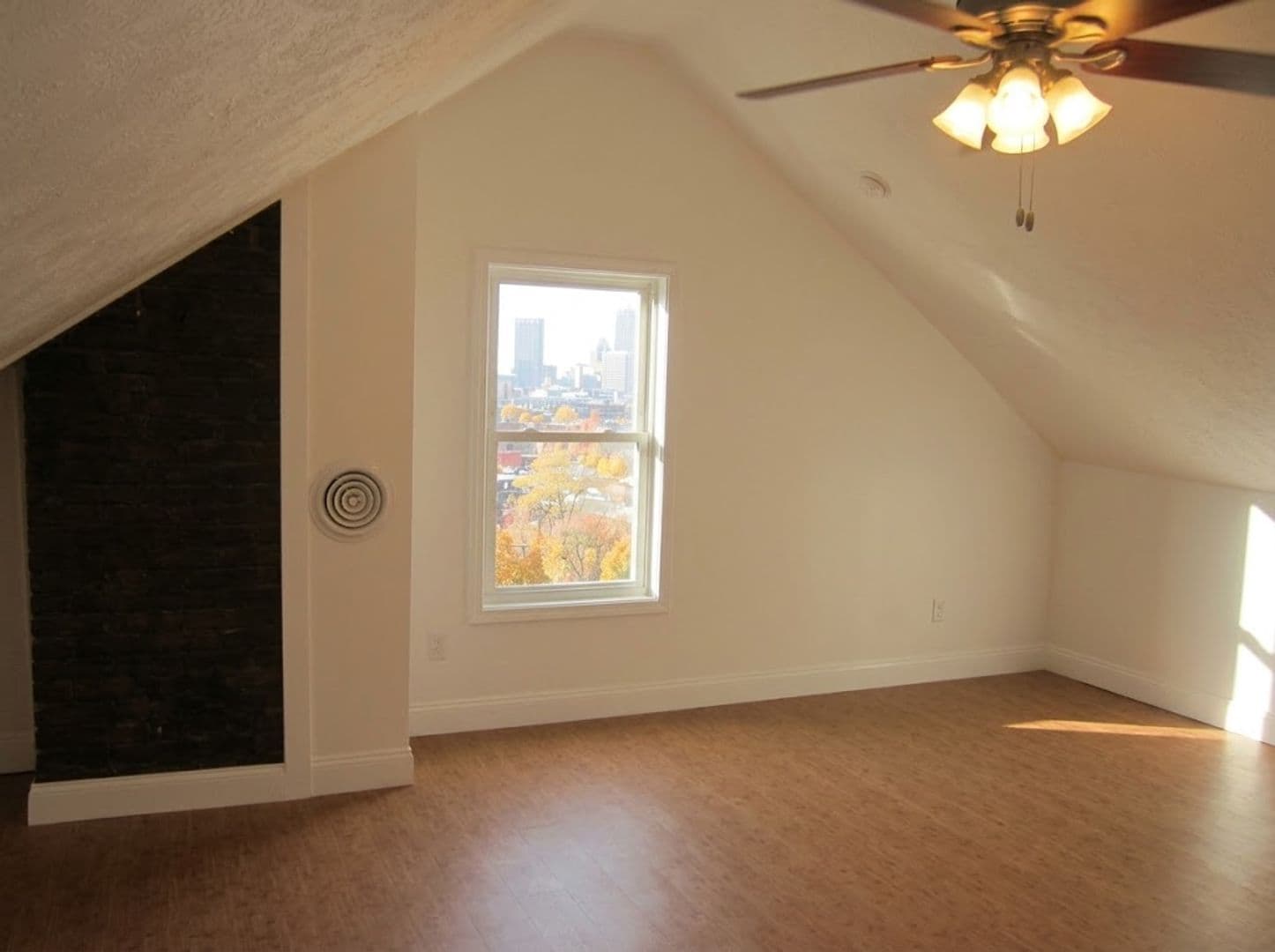 Pittsburgh House: 6 Brosville Street