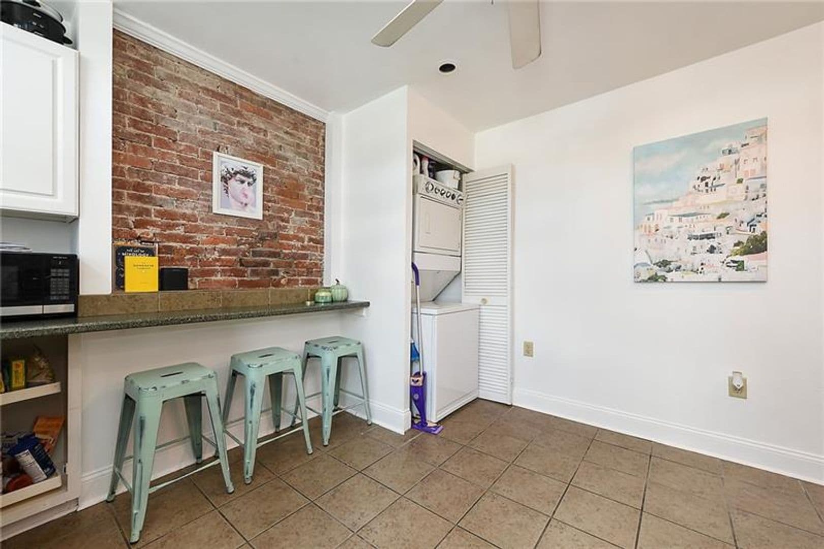 Pittsburgh House: 1802 Larkins Way