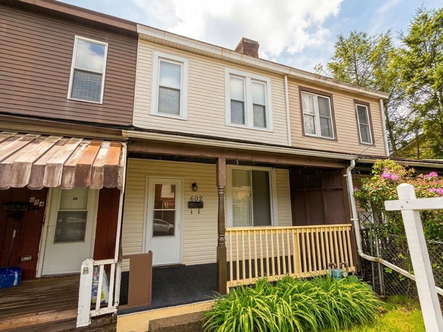 Munhall House: 602 E 17th Street