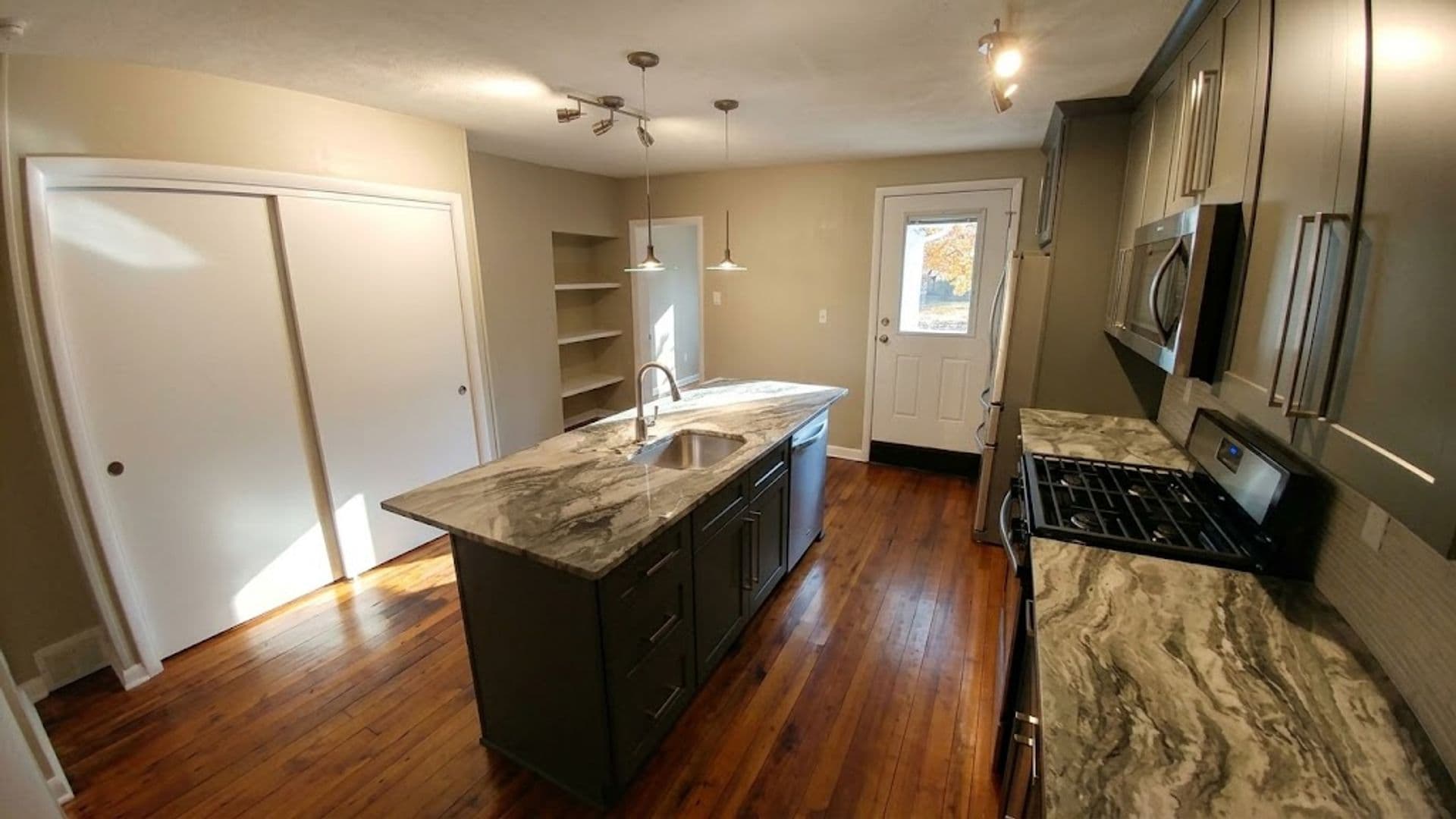 Pittsburgh House: 2511 Leticoe Street