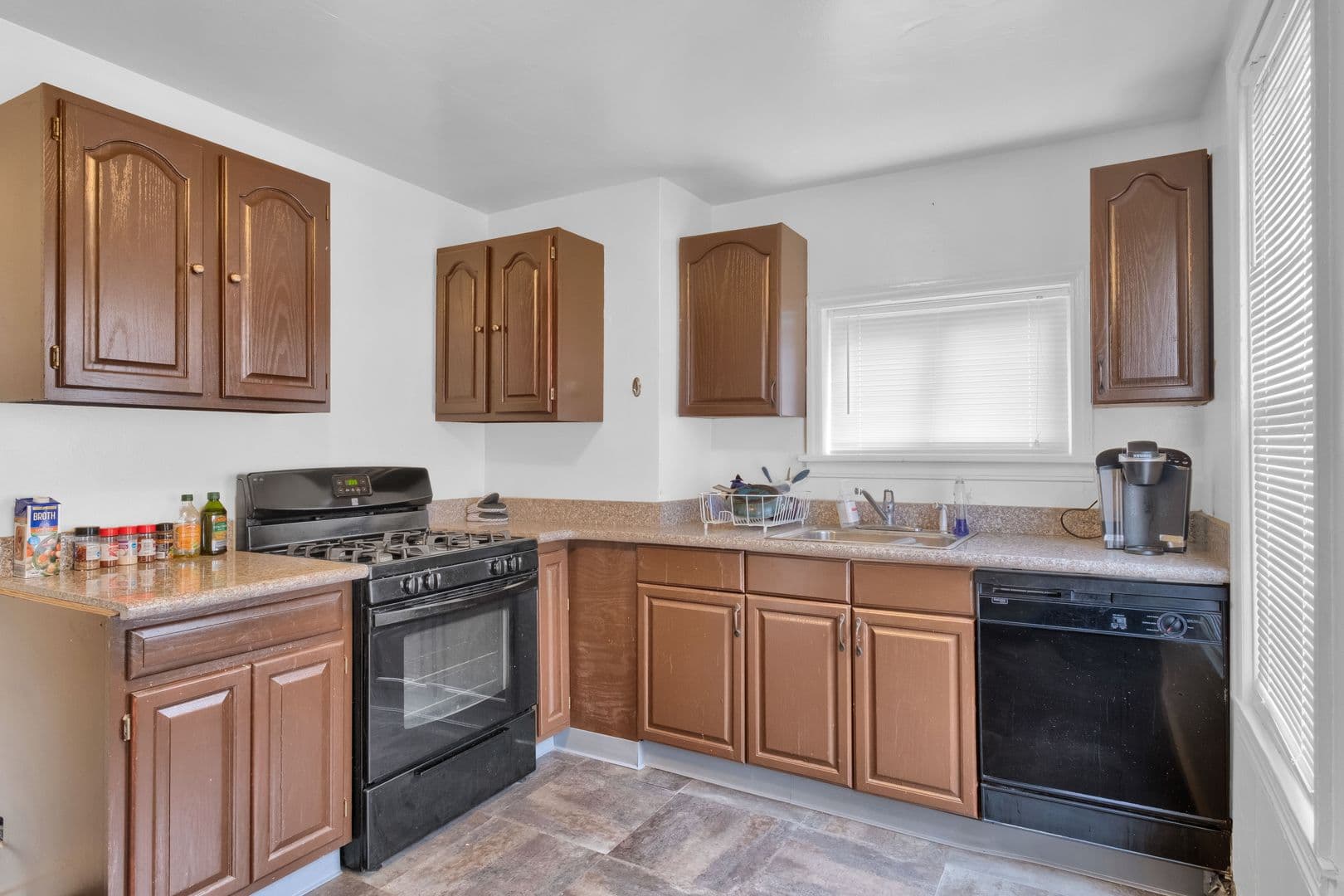 Pittsburgh Apartment: 1808 Jane Street
