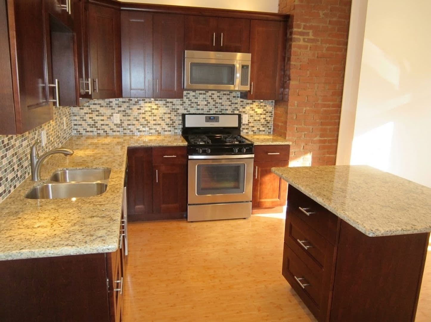 Pittsburgh House: 6 Brosville Street