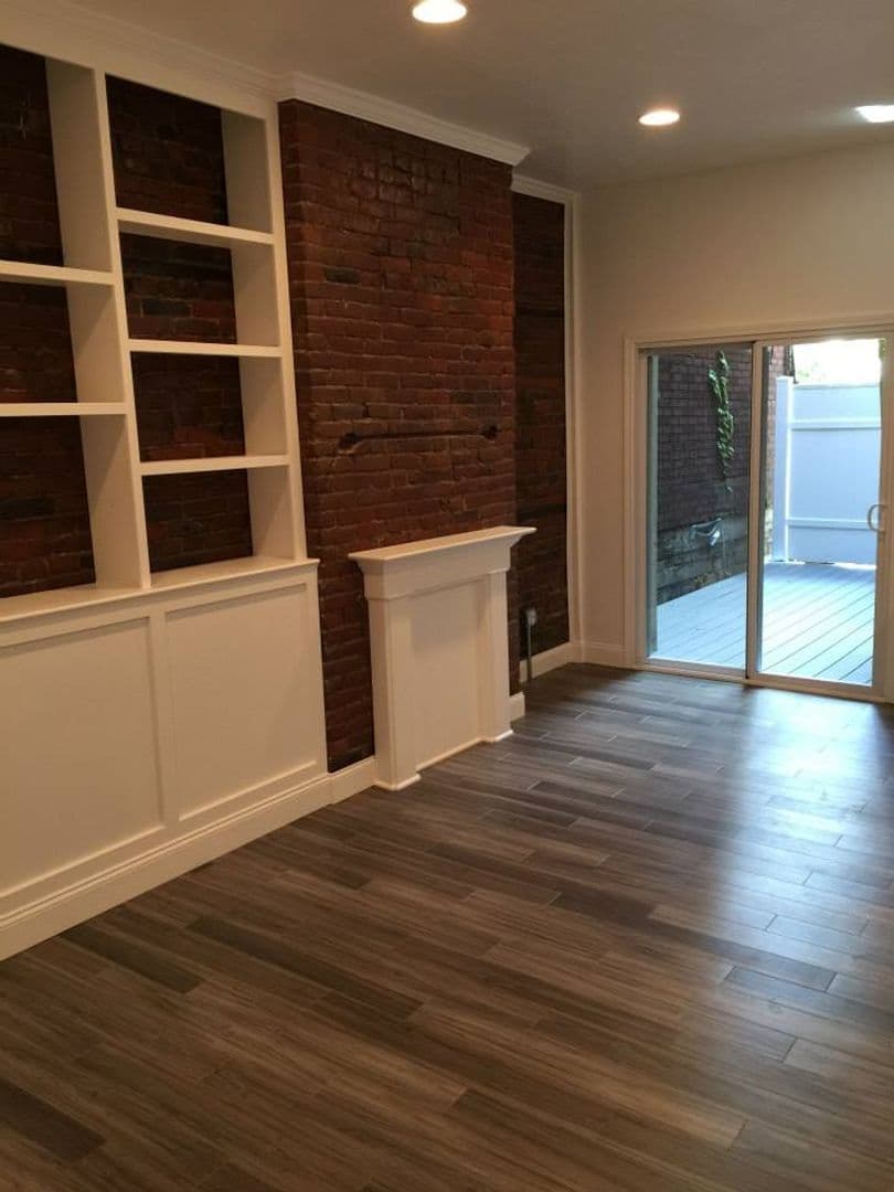 Pittsburgh Apartment: 1708 Sidney Street