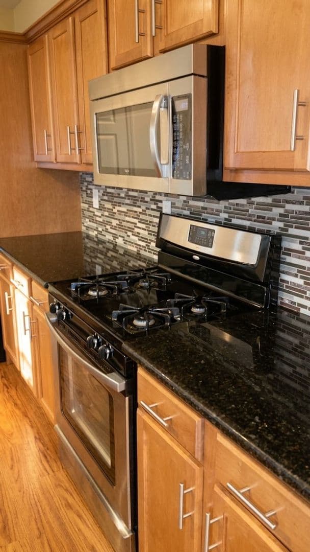 Pittsburgh House: 69 s 17th Street
