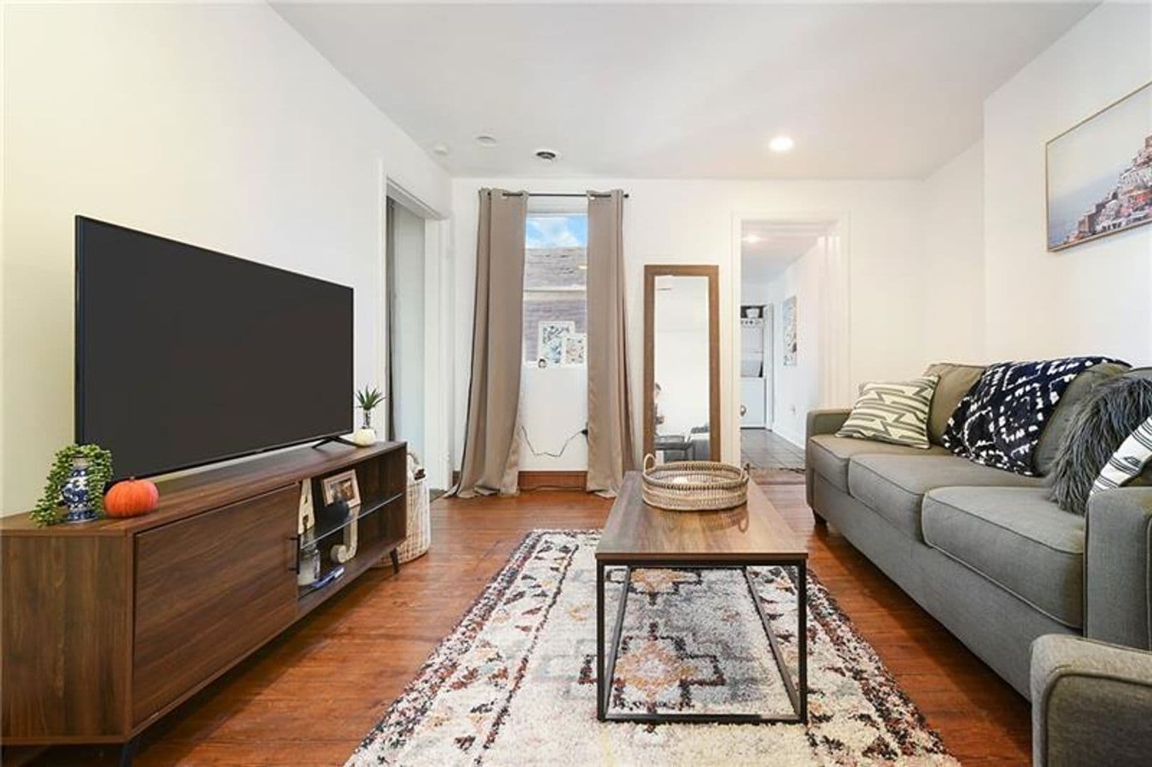 Pittsburgh House: 1802 Larkins Way