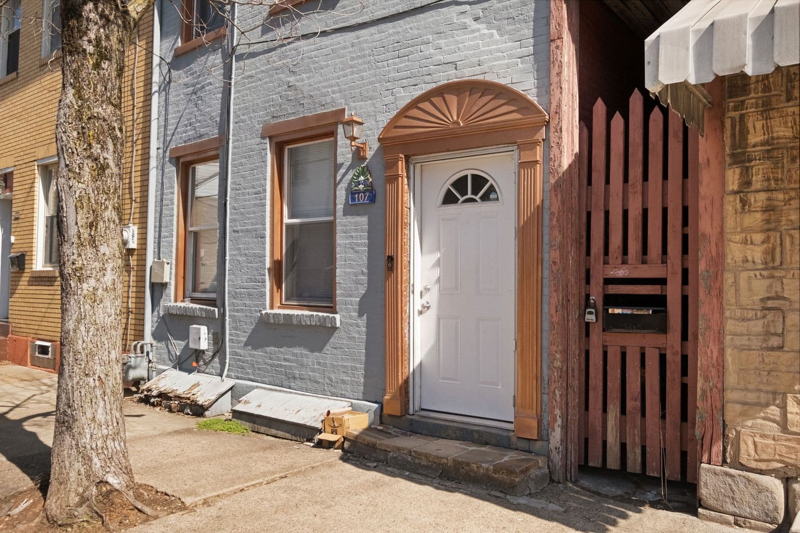 Pittsburgh House: 107 s. 15th Street