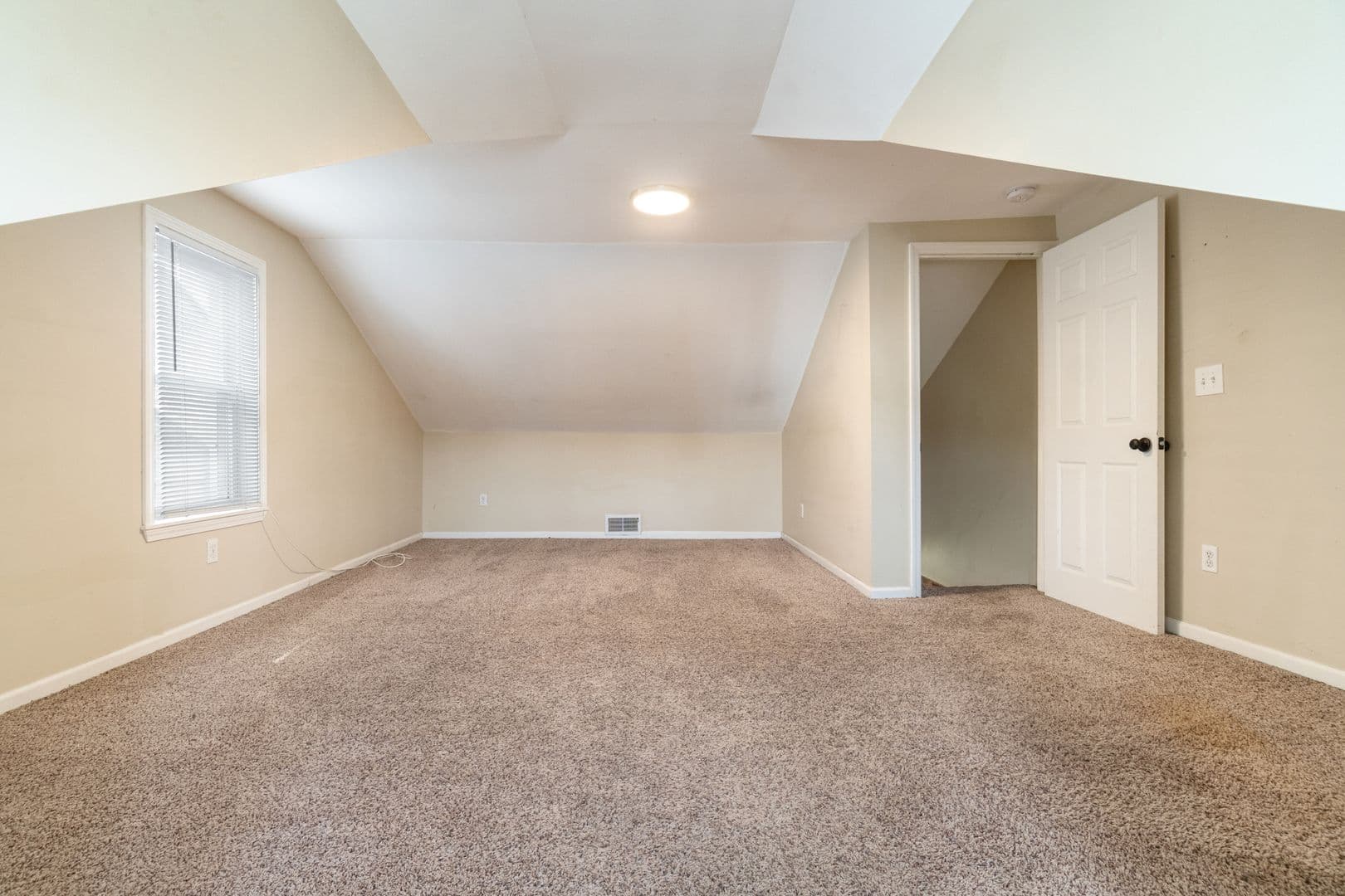 Pittsburgh Apartment: 1822 Wharton Street