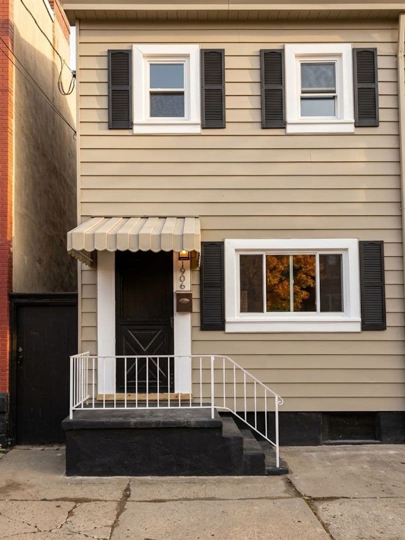 Pittsburgh House: 1906 Sidney Street