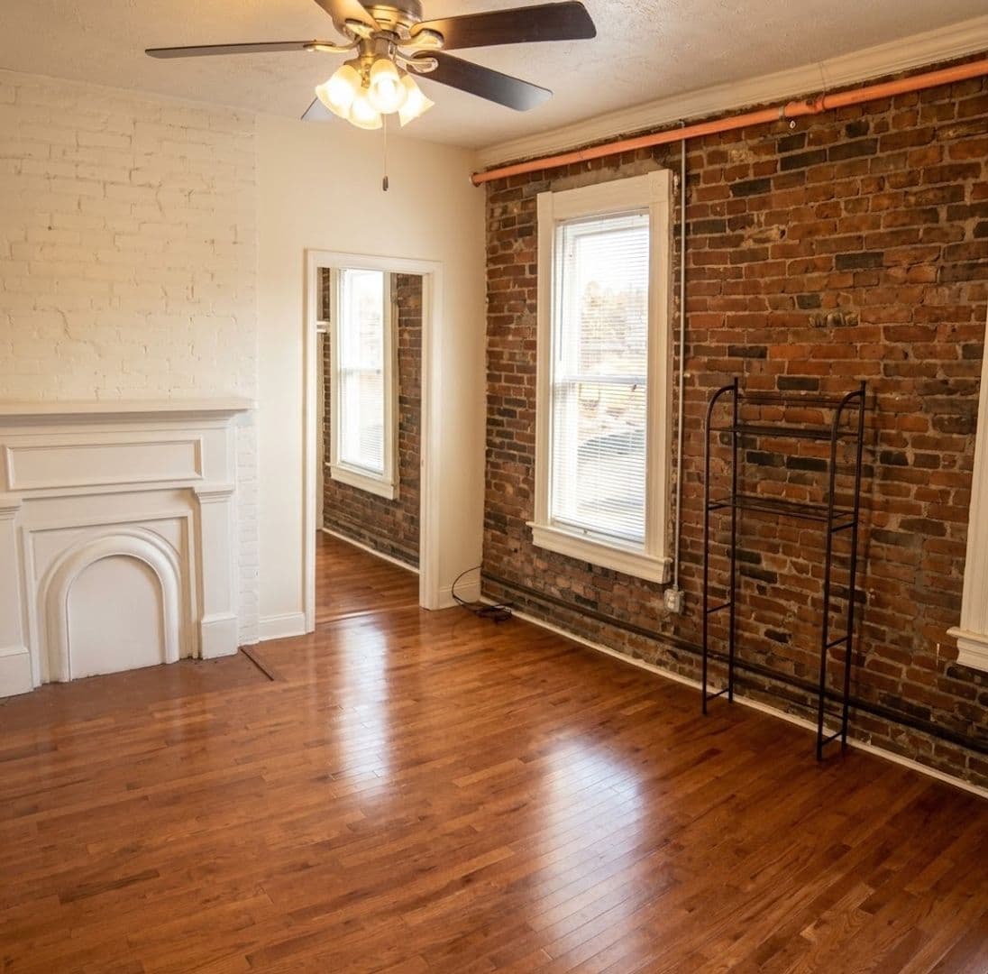 Pittsburgh Apartment: 2405 Sarah Street