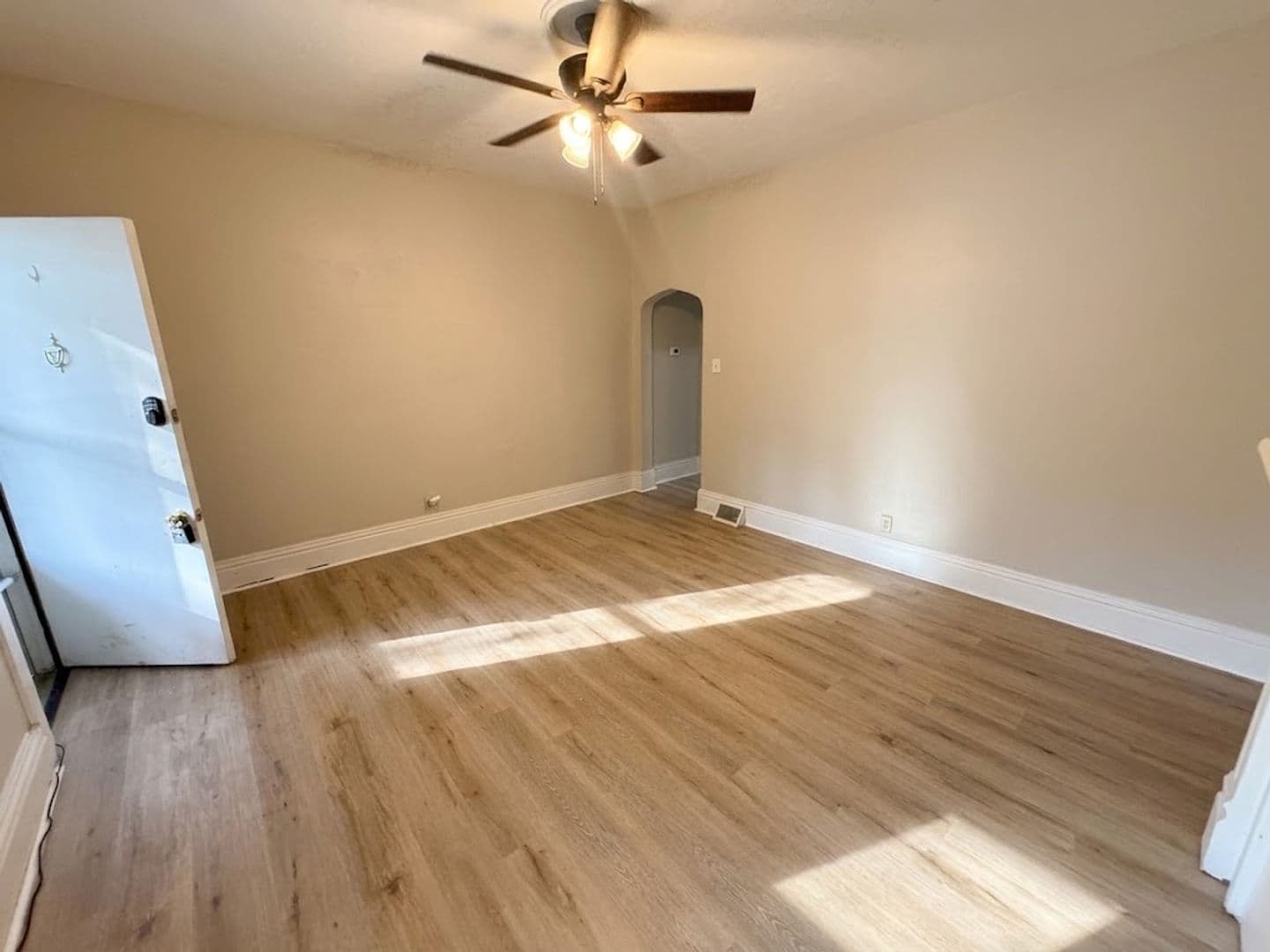 Munhall House: 602 E 17th Street