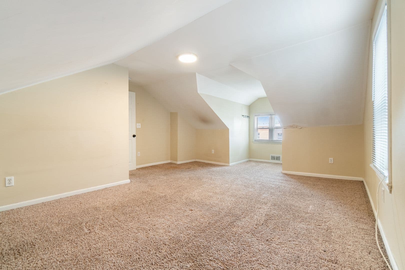 Pittsburgh Apartment: 1822 Wharton Street