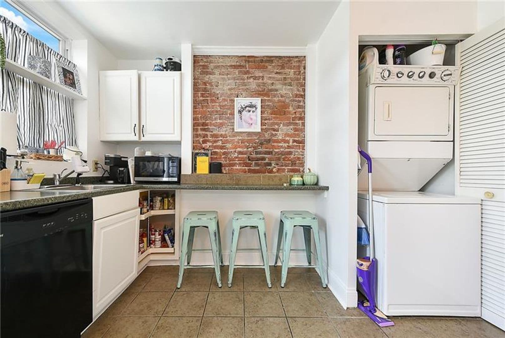 Pittsburgh House: 1802 Larkins Way