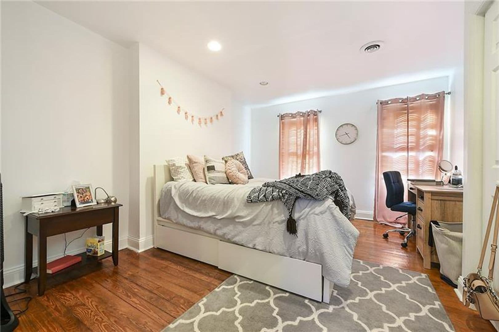 Pittsburgh House: 1802 Larkins Way