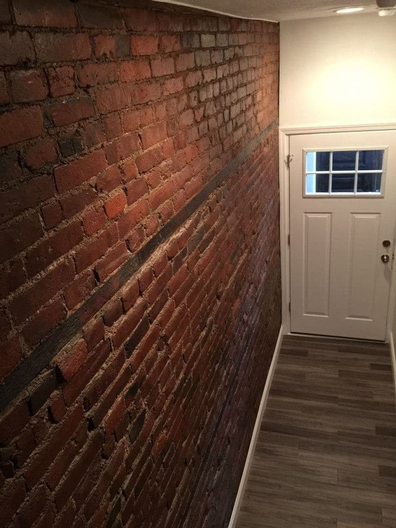 Pittsburgh Apartment: 1708 Sidney Street