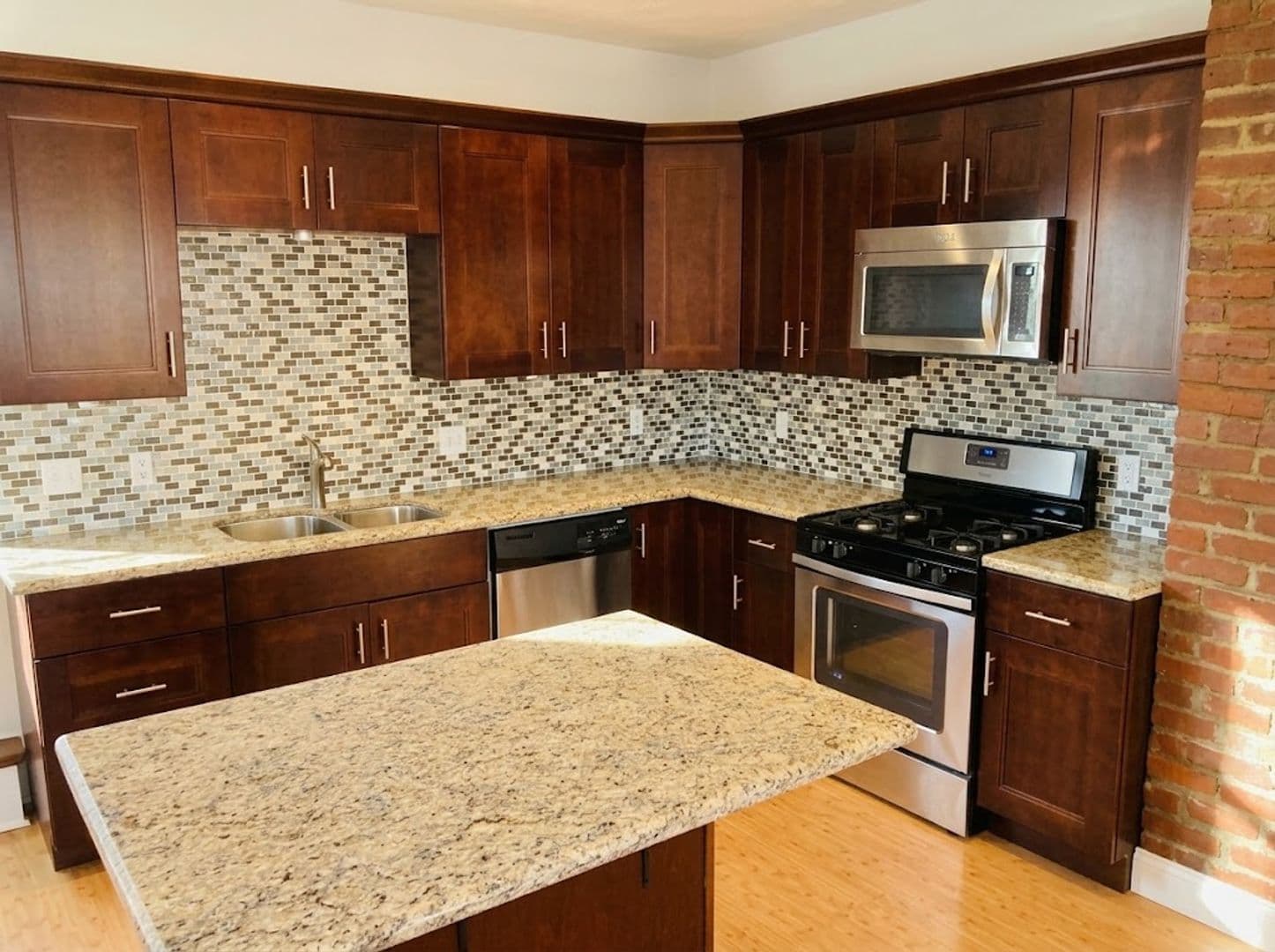 Pittsburgh House: 6 Brosville Street