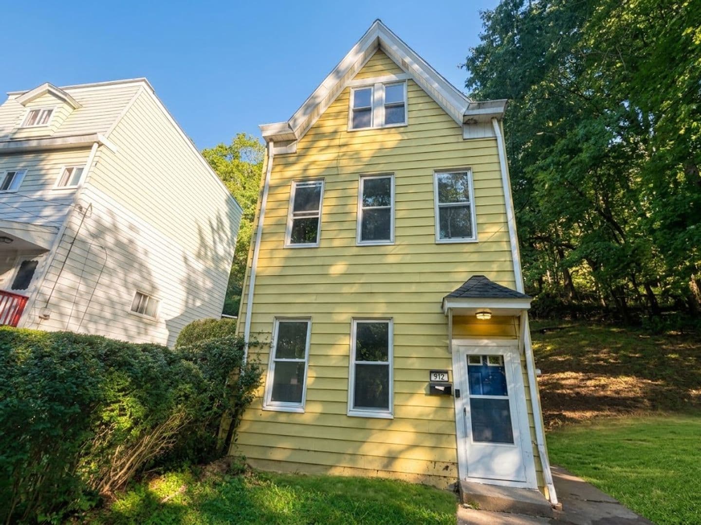 Pittsburgh House: 912 Rothpletz Street