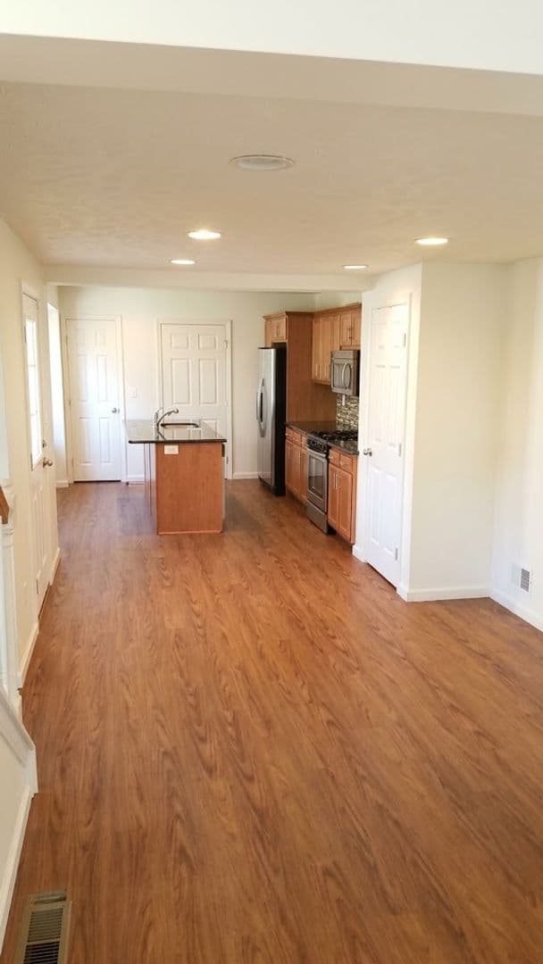 Pittsburgh House: 69 s 17th Street