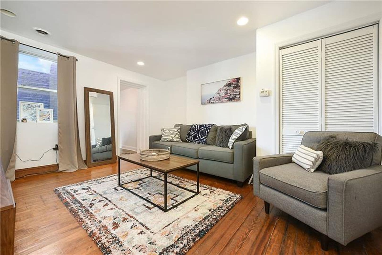 Pittsburgh House: 1802 Larkins Way