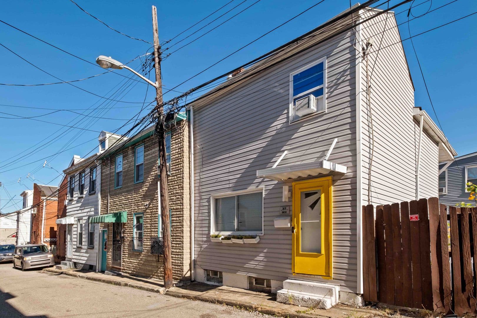 Pittsburgh House: 37 Uxor Way