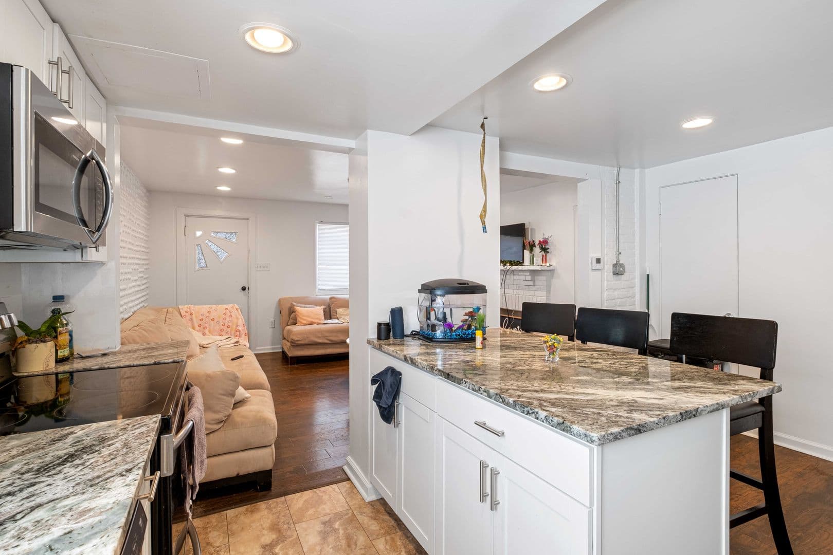 Pittsburgh House: 37 Uxor Way