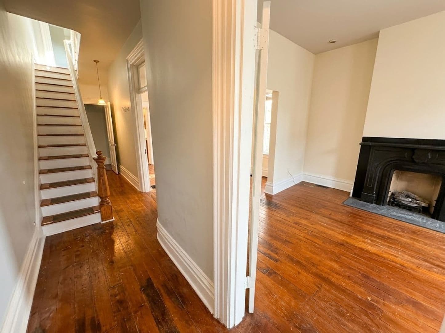 Pittsburgh House: 330 Main Street