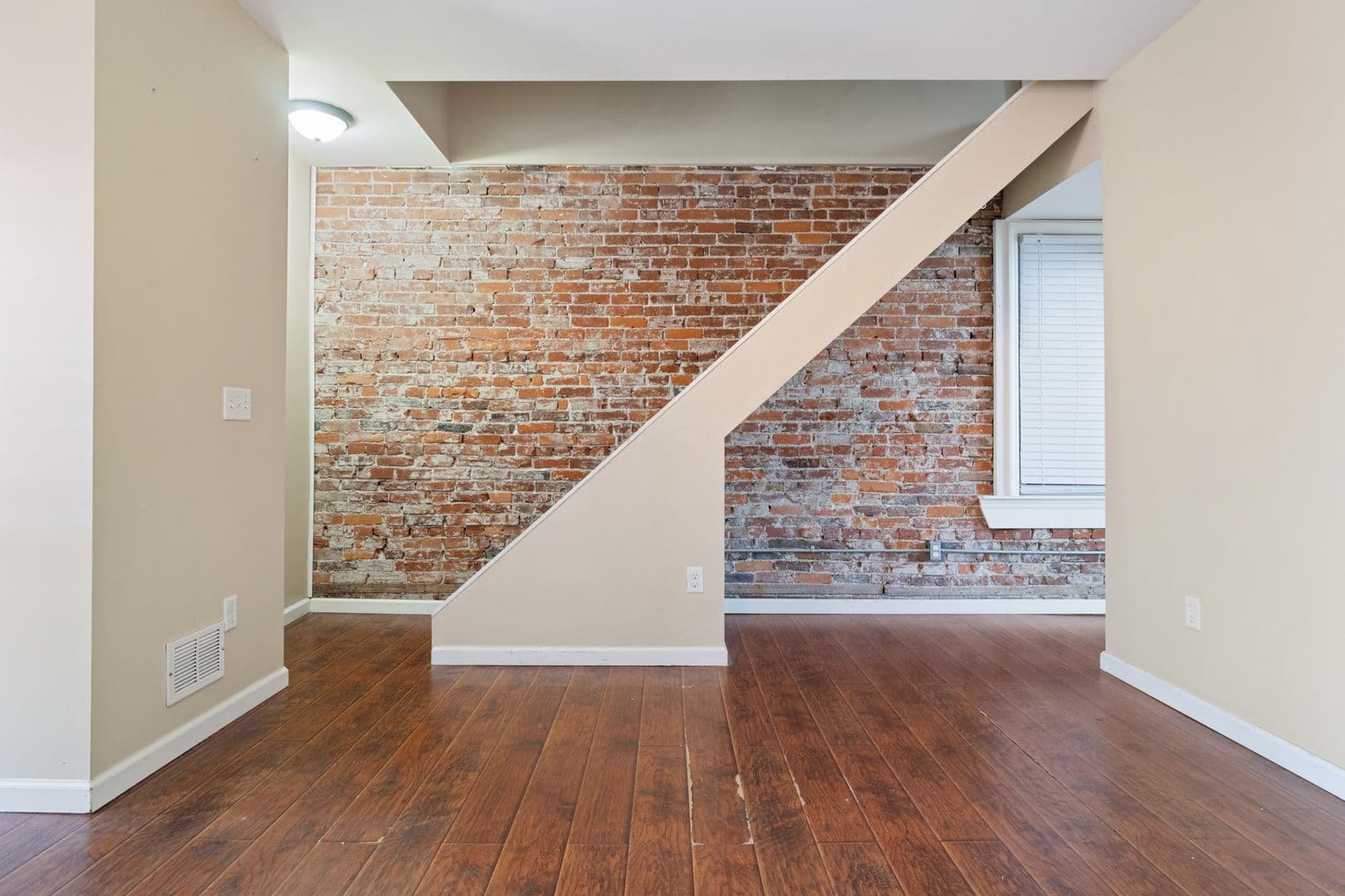 Pittsburgh Apartment: 1822 Wharton Street