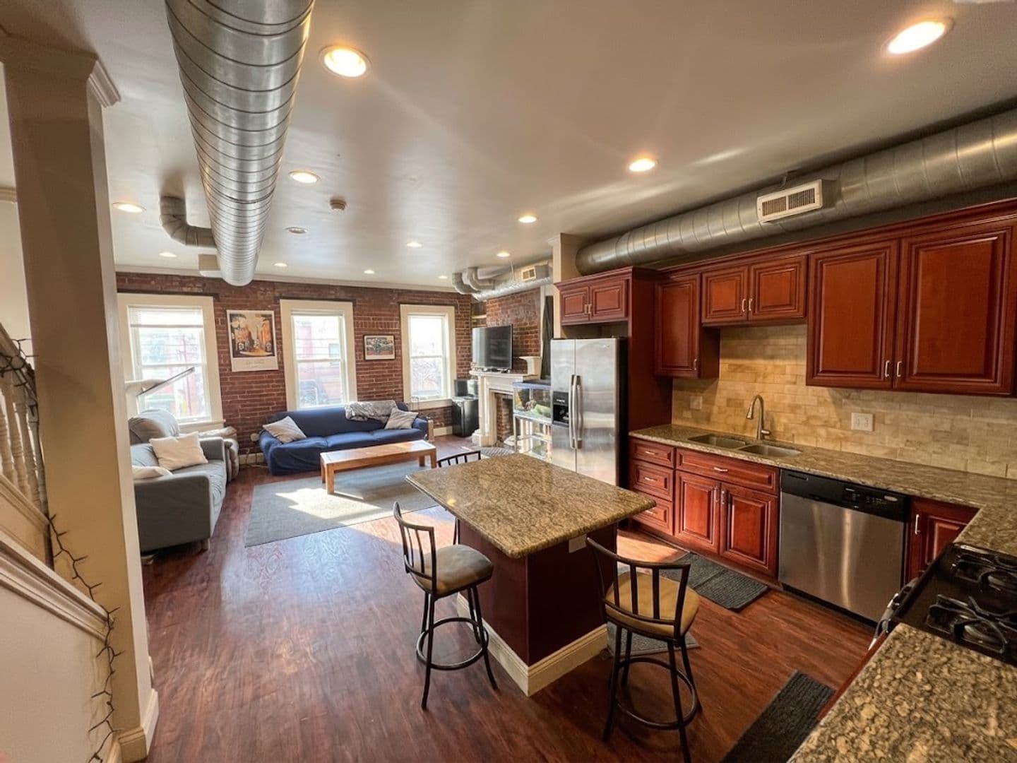 Pittsburgh Apartment: 2012 Sarah Street