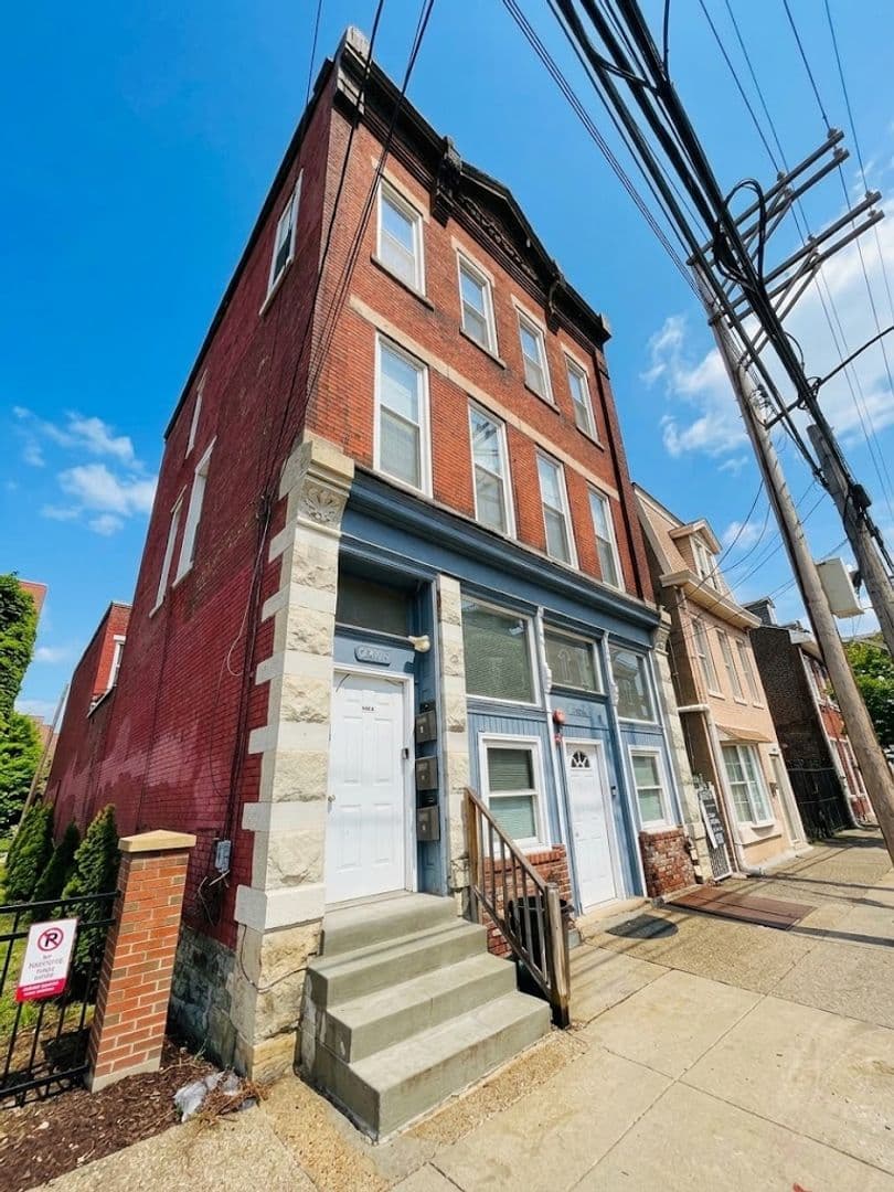 Pittsburgh Apartment: 2405 Sarah Street