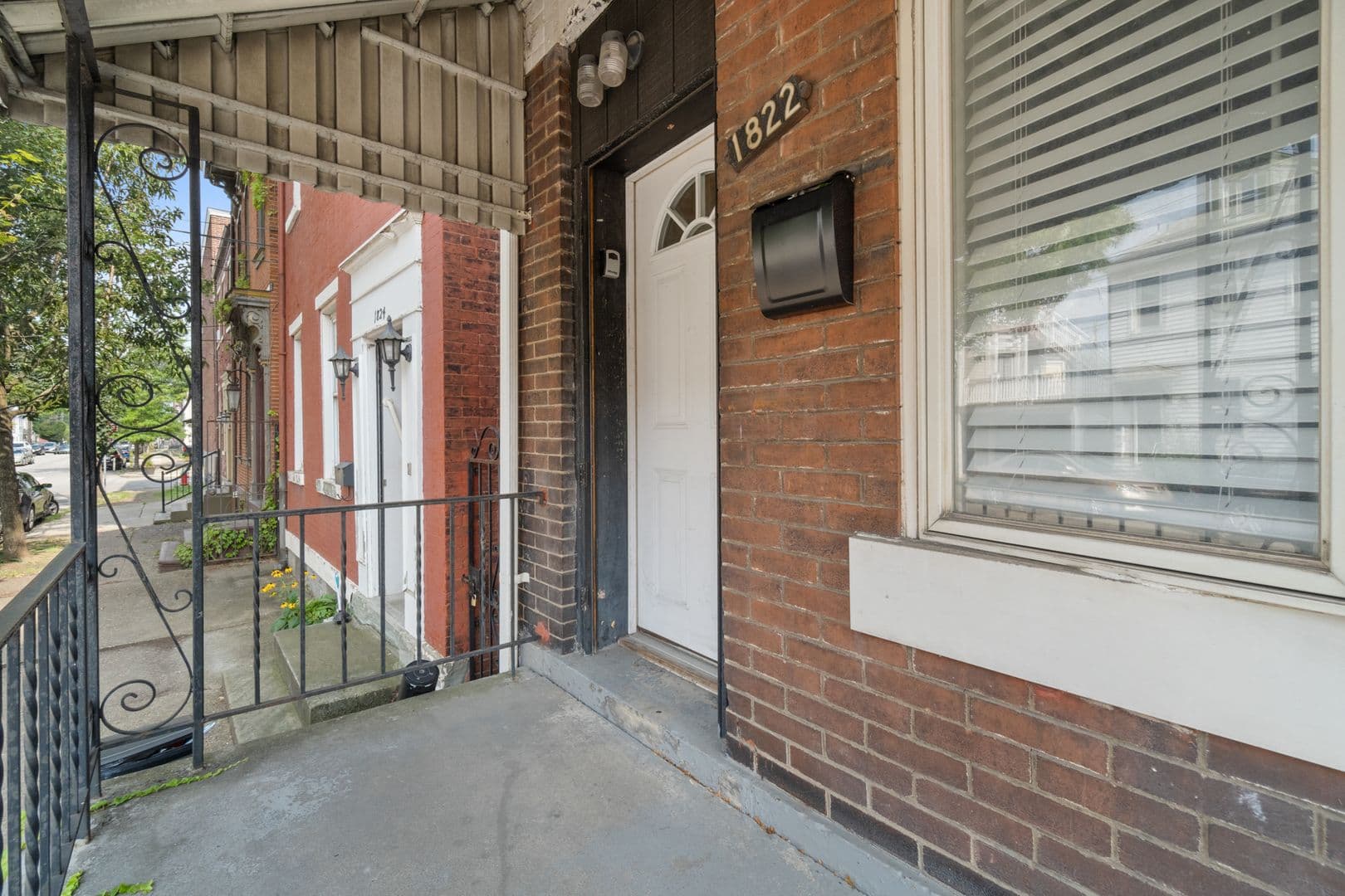 Pittsburgh Apartment: 1822 Wharton Street