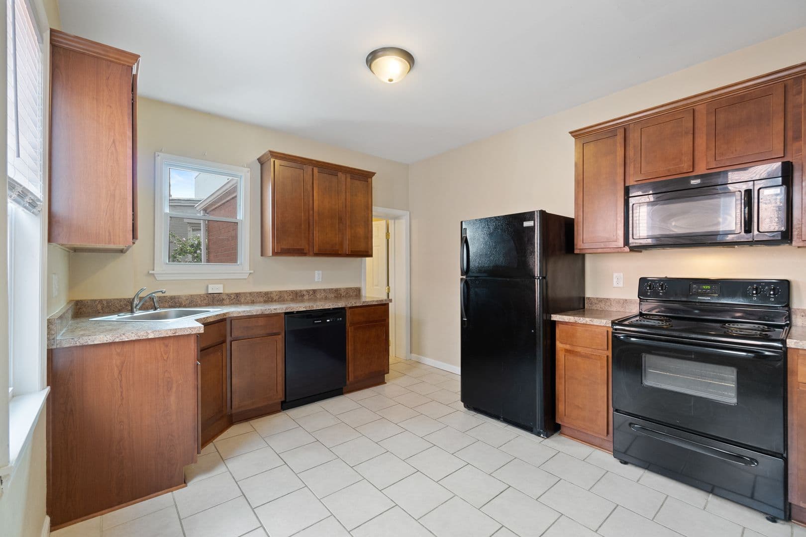 Pittsburgh Apartment: 1822 Wharton Street