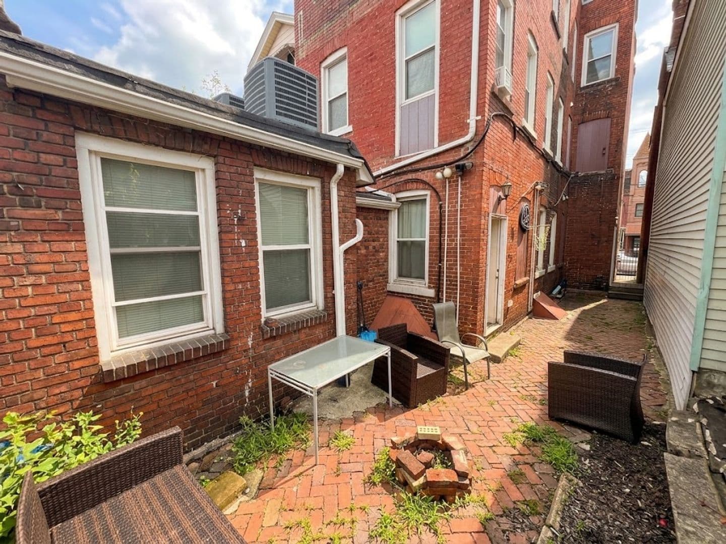 Pittsburgh Apartment: 2012 Sarah Street