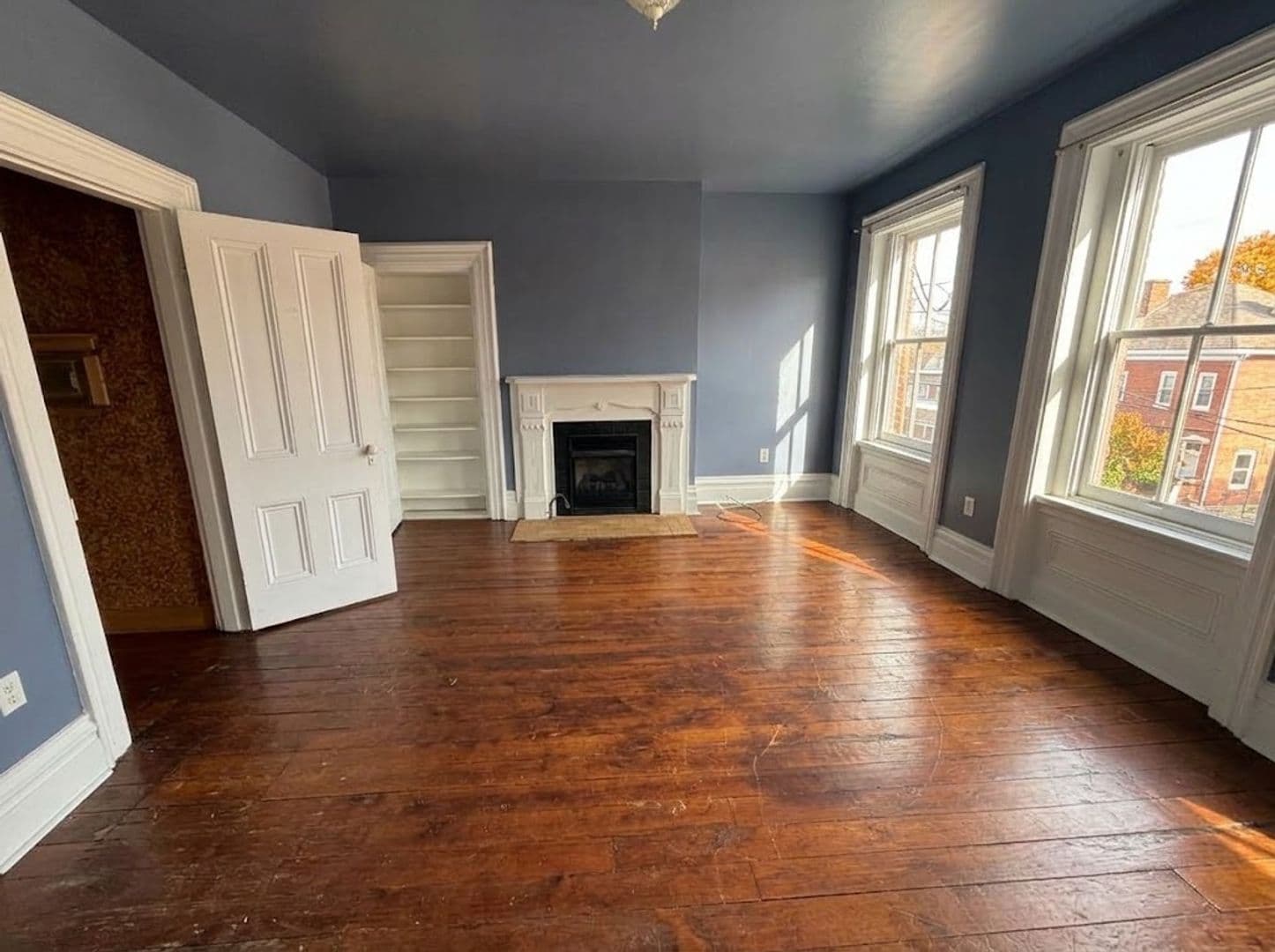 Pittsburgh House: 330 Main Street