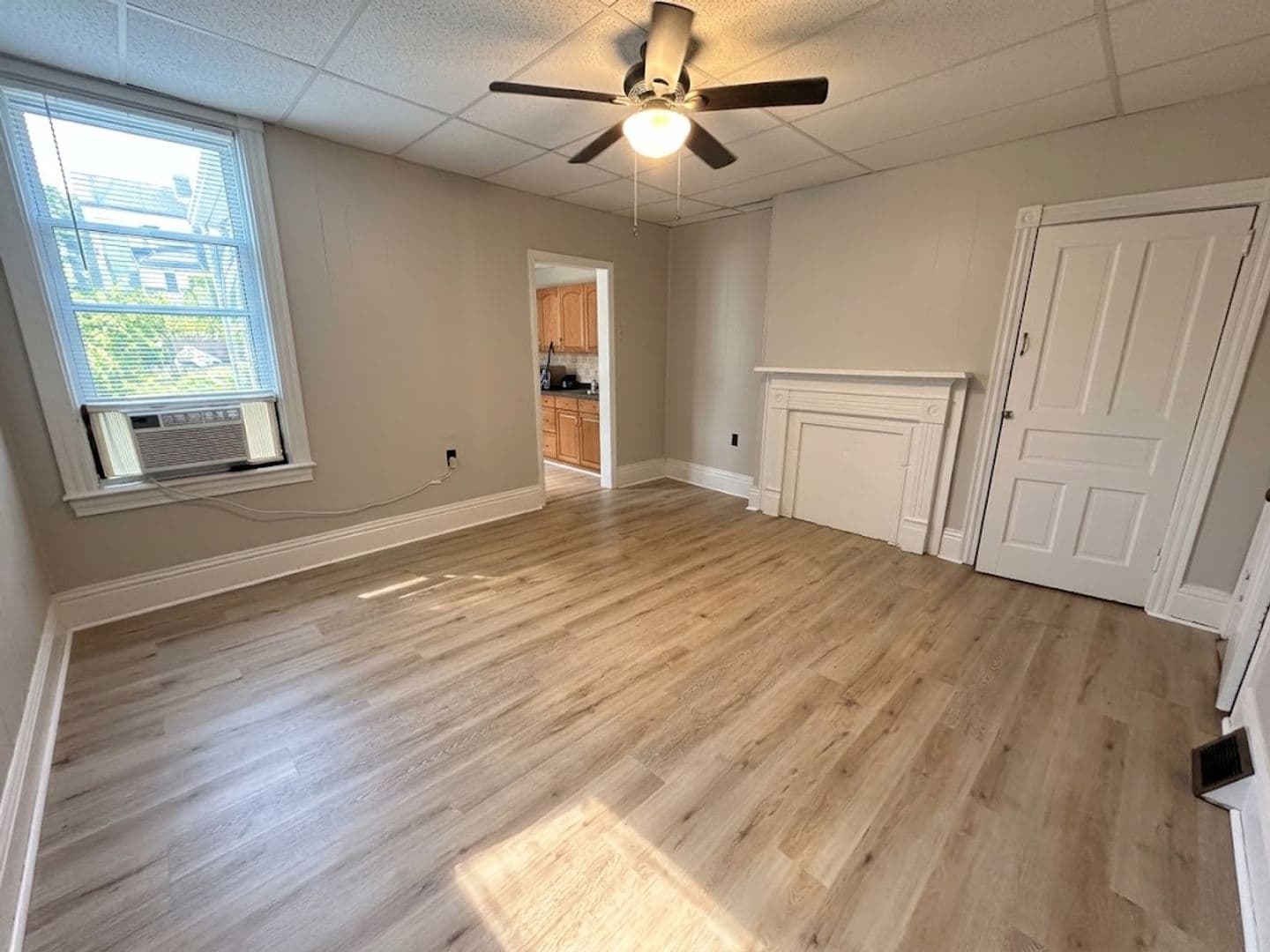 Munhall House: 602 E 17th Street