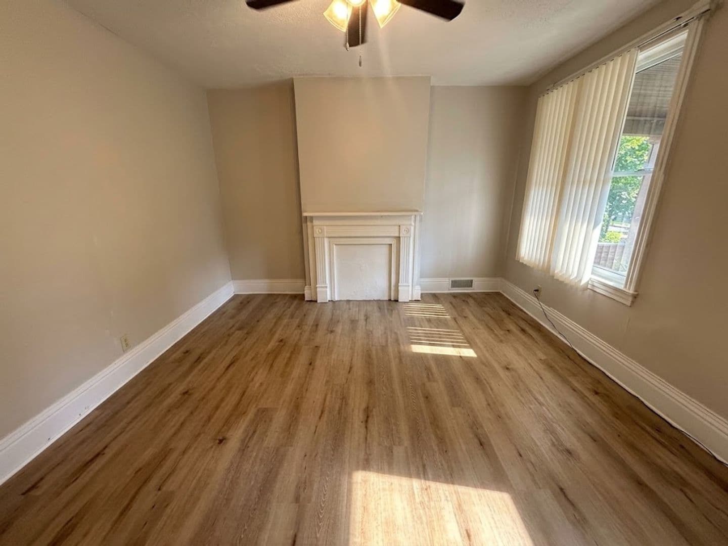 Munhall House: 602 E 17th Street