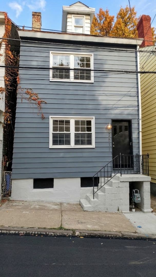 Pittsburgh House: 2511 Leticoe Street