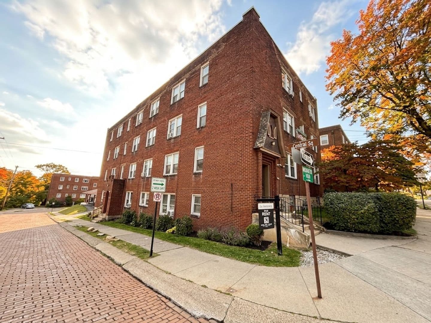 Pittsburgh Apartment: 126-128 Central Square