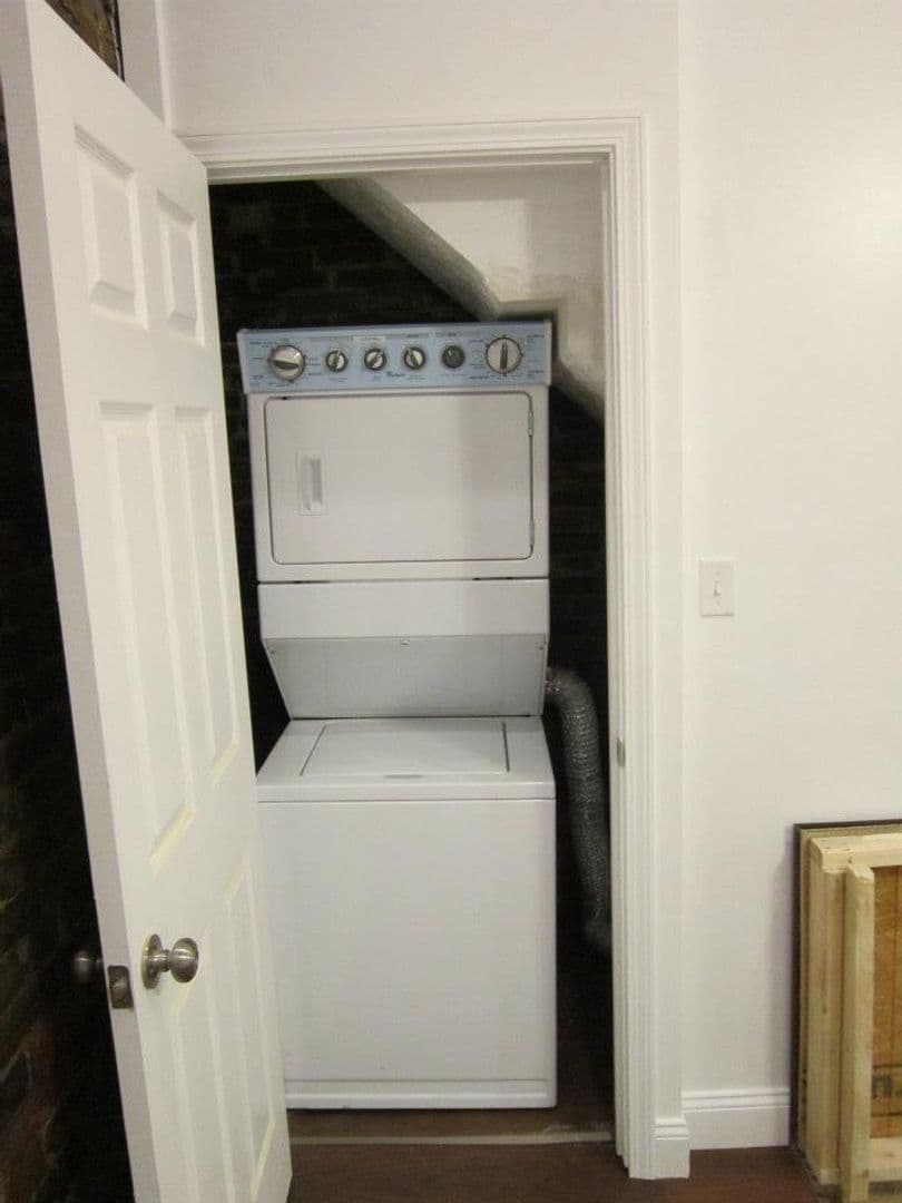 Pittsburgh Apartment: 141 s. 12th Street