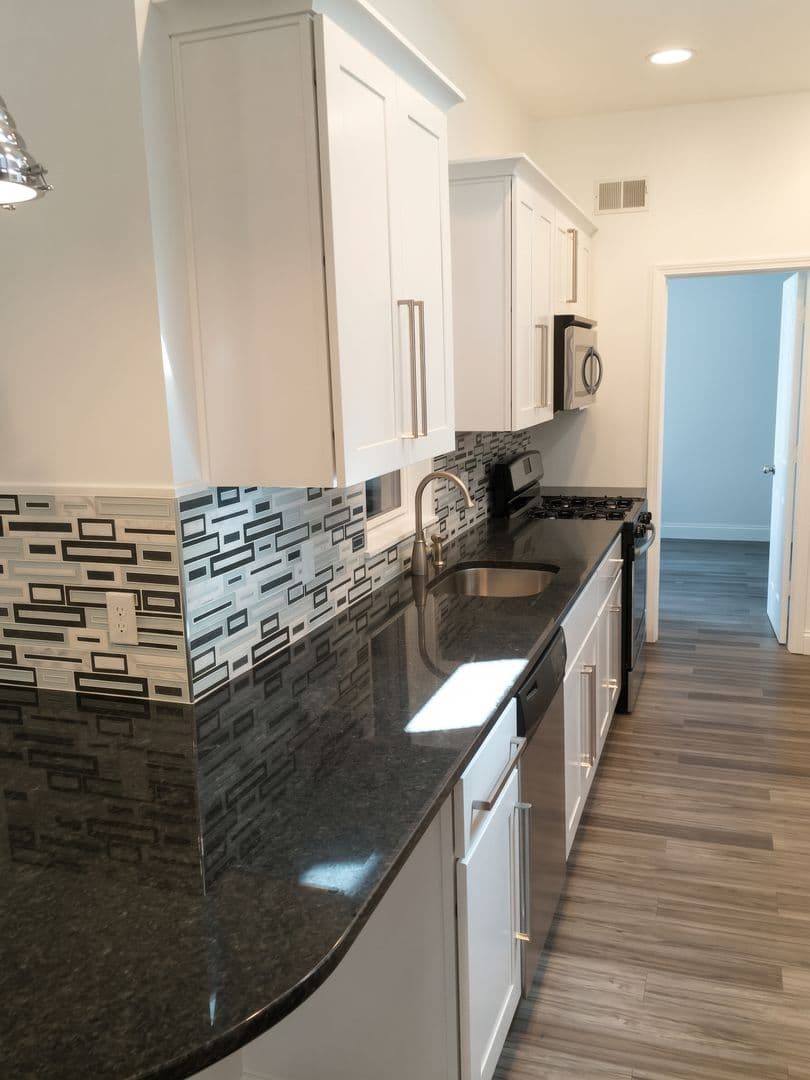 Pittsburgh Apartment: 1708 Sidney Street