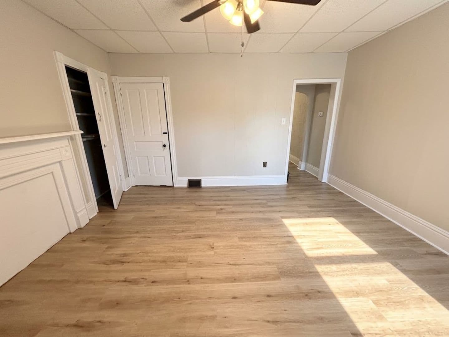 Munhall House: 602 E 17th Street