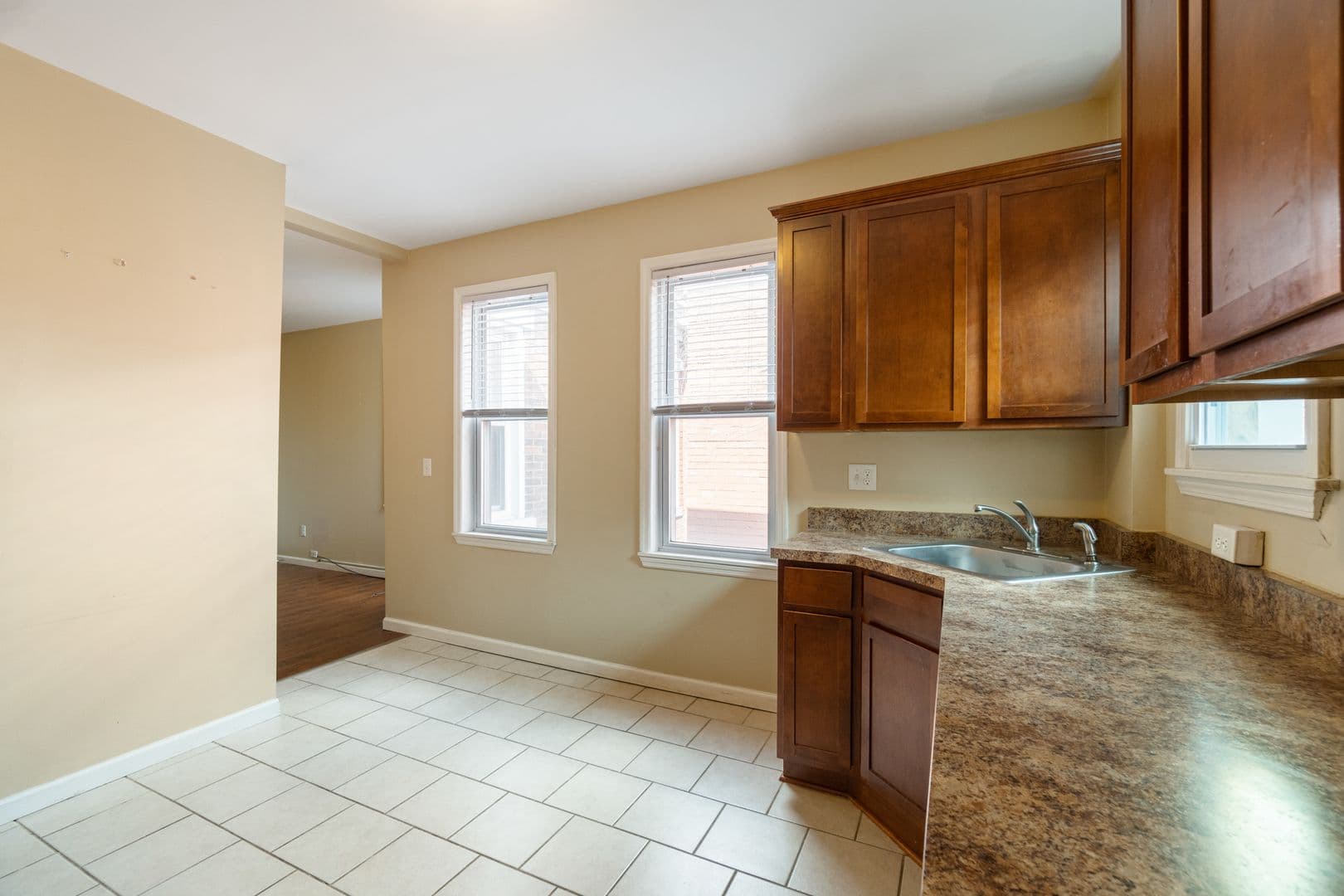 Pittsburgh Apartment: 1822 Wharton Street