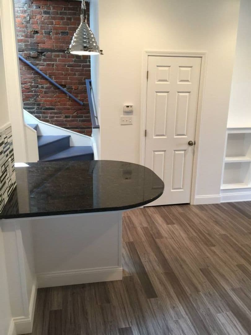 Pittsburgh Apartment: 1708 Sidney Street