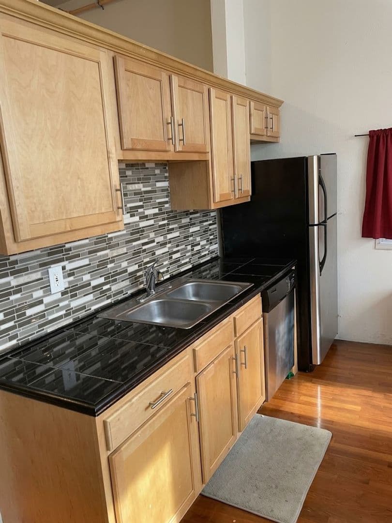 Pittsburgh Apartment: 2405 Sarah Street